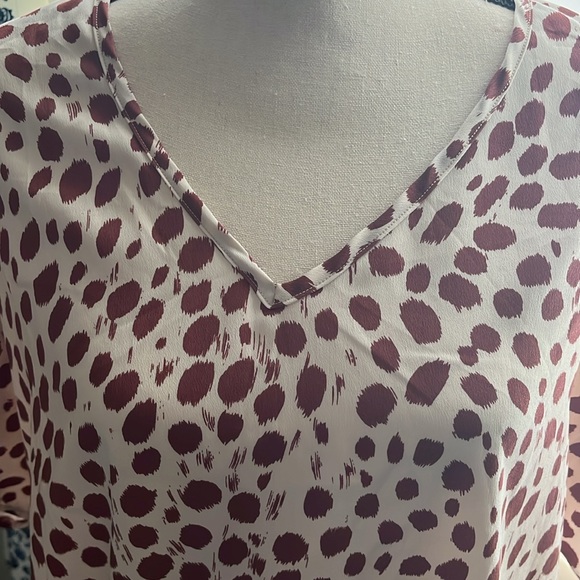 Entro V-Neck Oversized Blouse - Picture 3 of 8